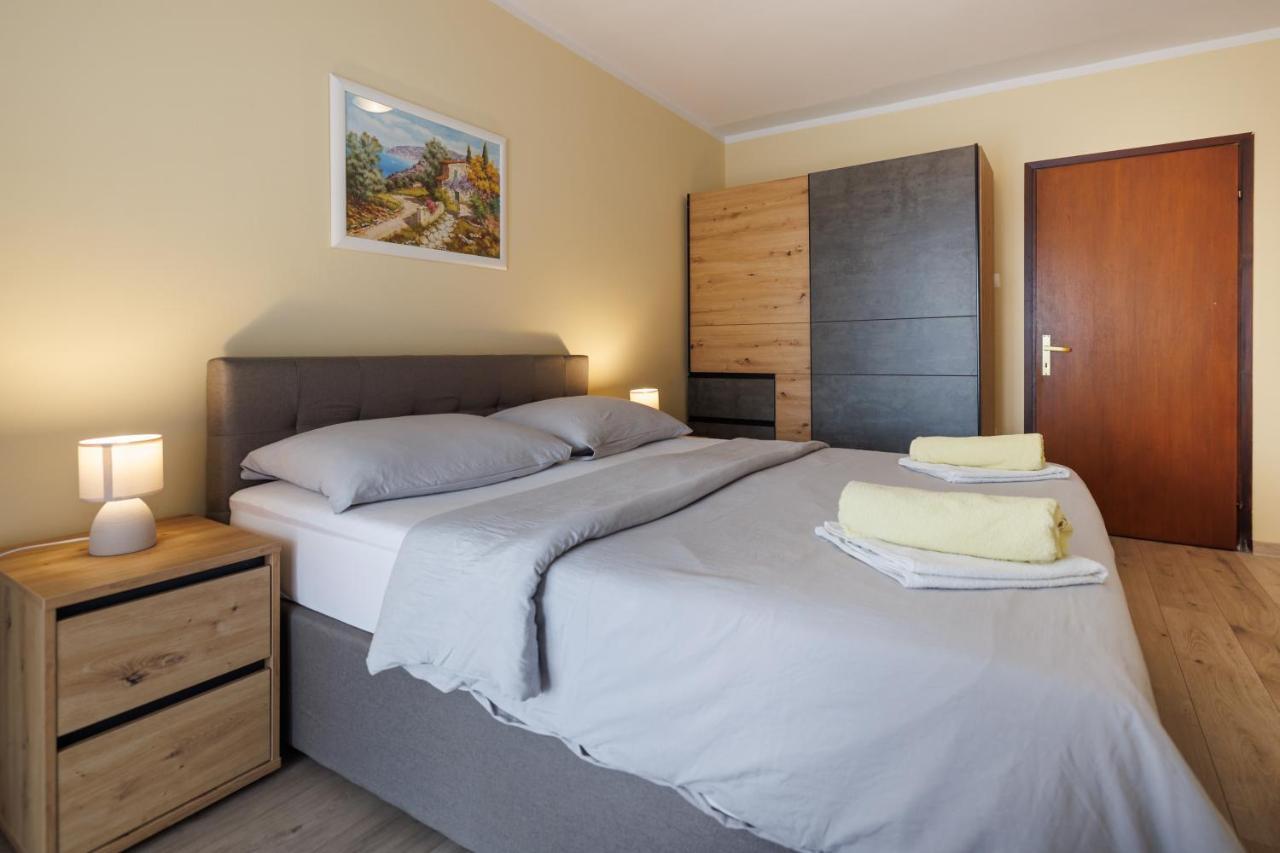 Spacious And Modern App With Big Terrace Malinska Luaran gambar