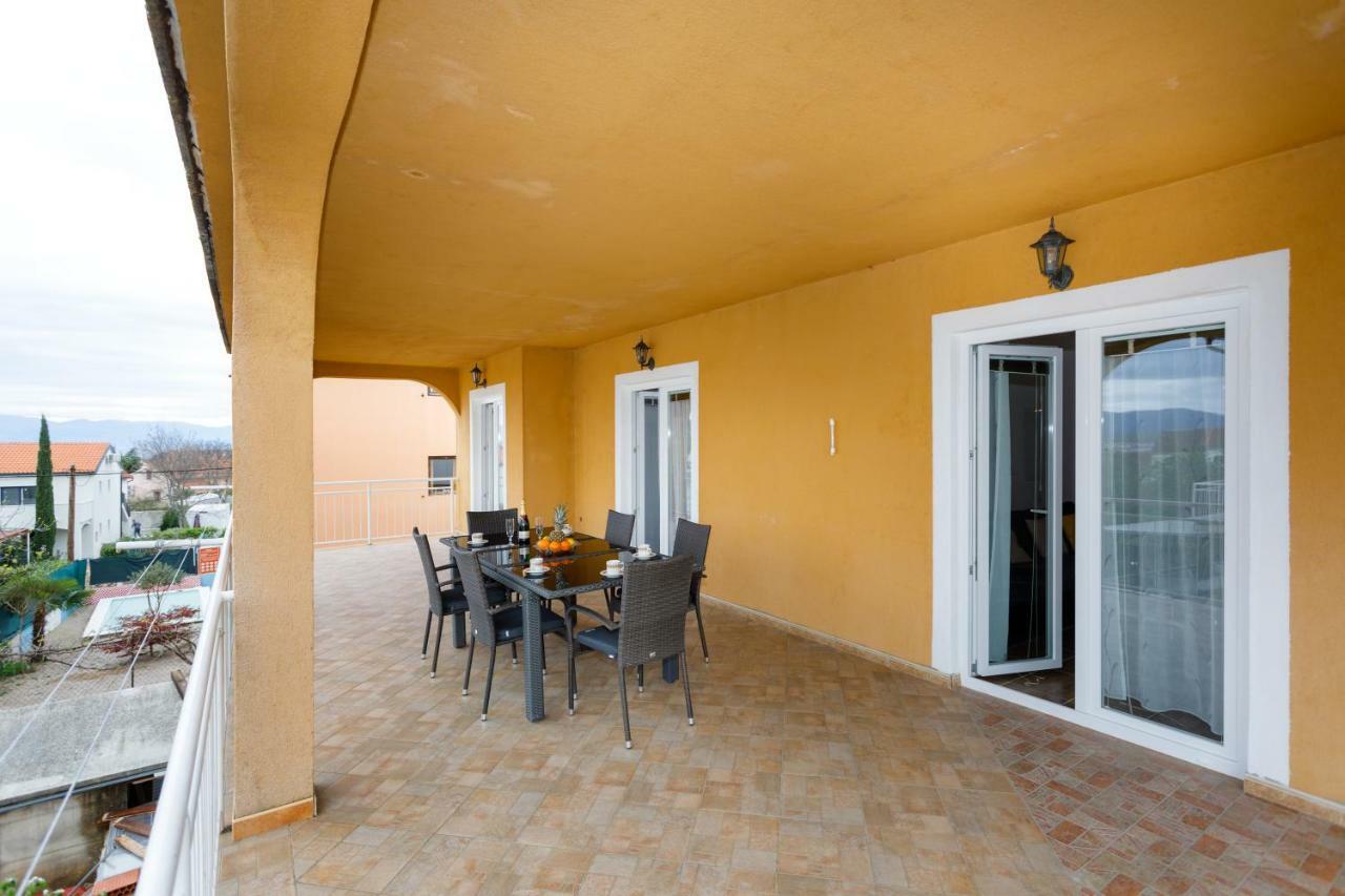 Spacious And Modern App With Big Terrace Malinska Luaran gambar