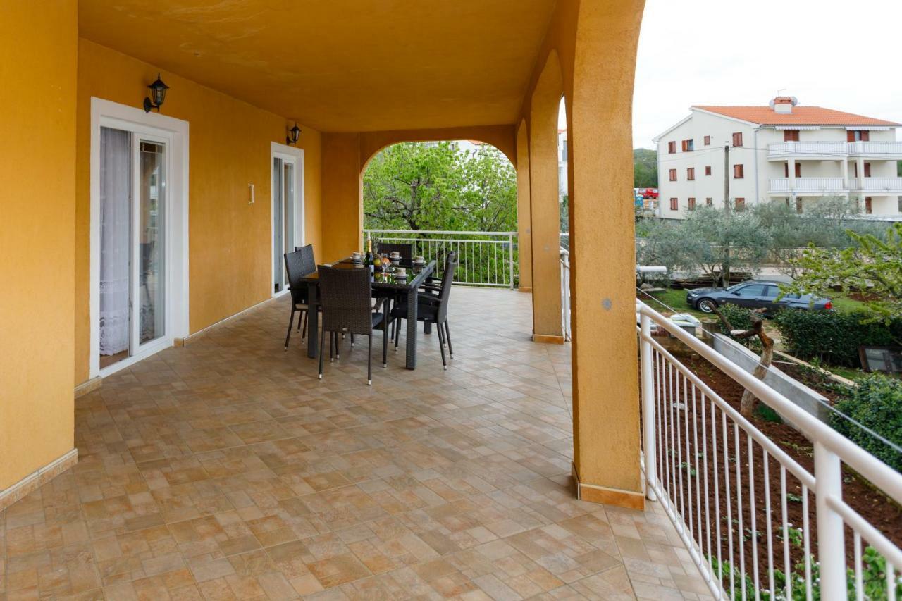 Spacious And Modern App With Big Terrace Malinska Luaran gambar